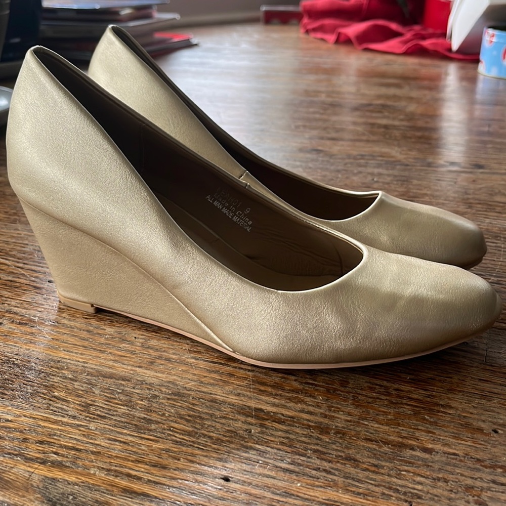 Woman’s shoes